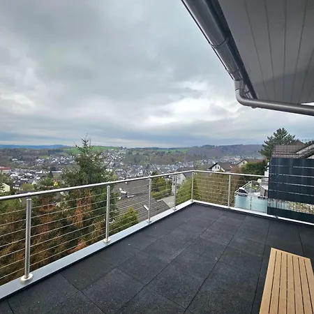 Luxus-penthouse Mit Einzigartigem Schlossblick