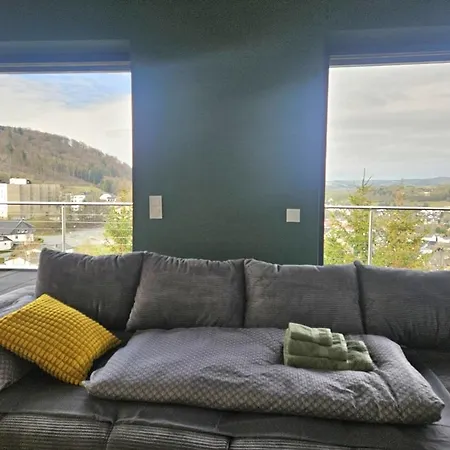 Luxus-penthouse Mit Einzigartigem Schlossblick Apartman
